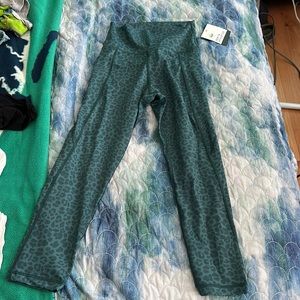 Sentiment Athletics - Lux Epic 7/8 Capris - Cheetah